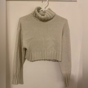 H&M | Cropped Beige Turtleneck
